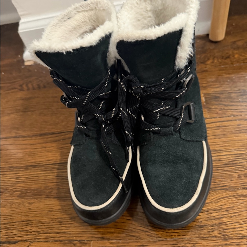 Sorel Tivoli Boot in Black